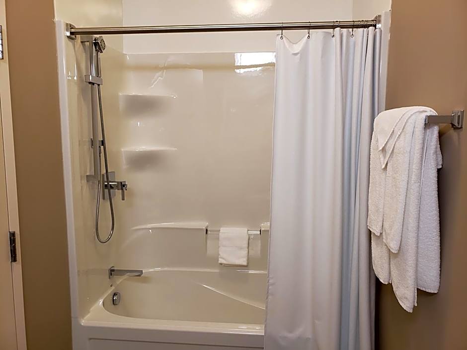 Super 8 by Wyndham Mont Laurier