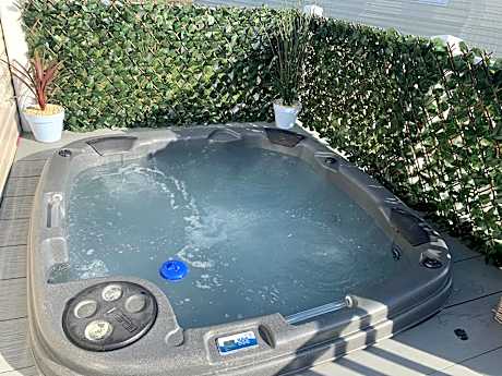 The Wardens Hideaway - Tattershall Lakes Country Park