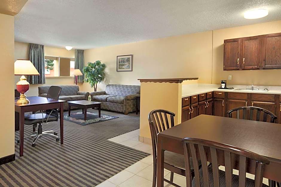 Days Inn by Wyndham Lawton