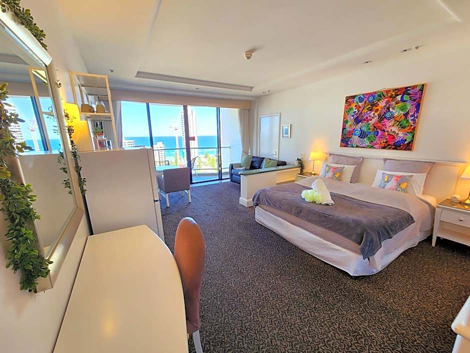 Deluxe Private Apartment and Studio - Ocean Views