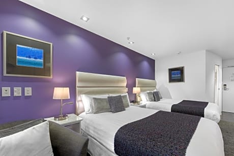 Studio with Spa Bath