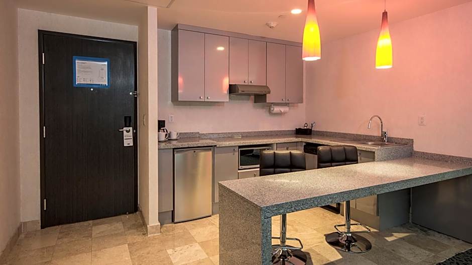 Holiday Inn Express & Suites Queretaro By IHG