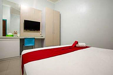 RedDoorz Syariah @ Kartohardjo Madiun