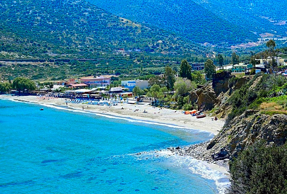 VILLA UPHORIA  with private pool and garden