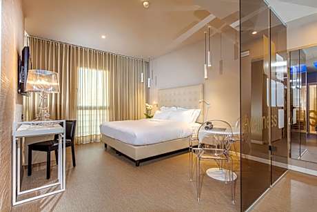 Wellness Room with Private Sauna