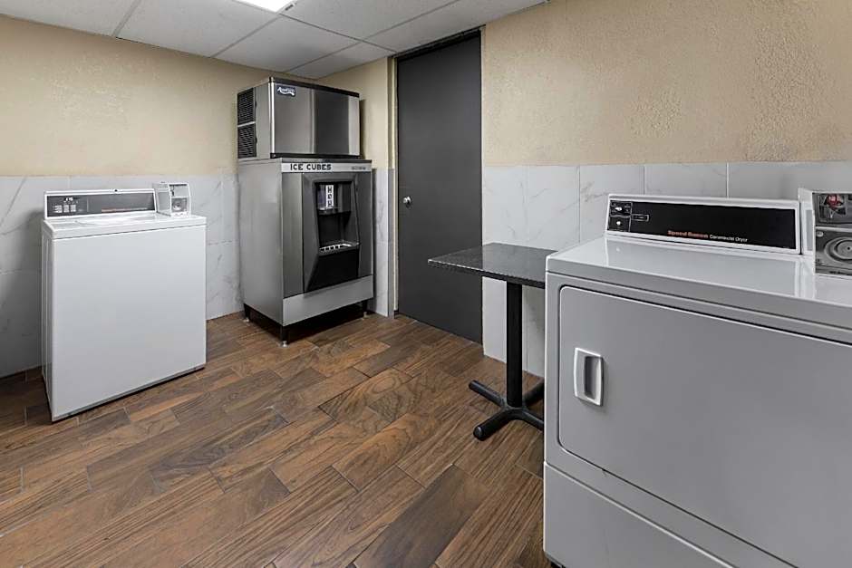 Baymont by Wyndham Downtown Detroit