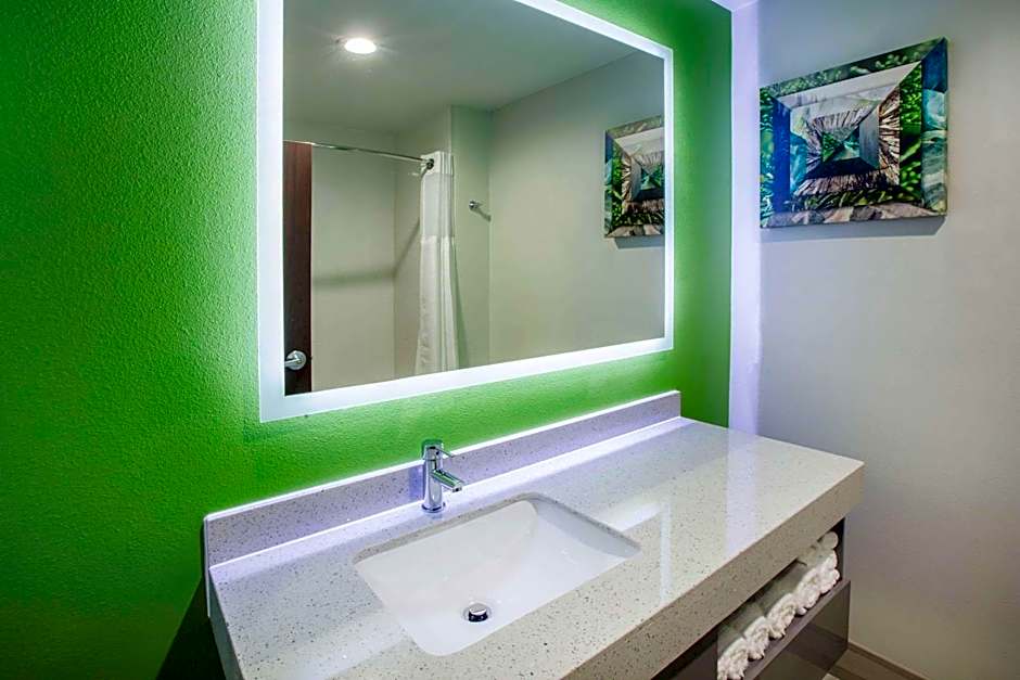 La Quinta Inn & Suites by Wyndham Owasso