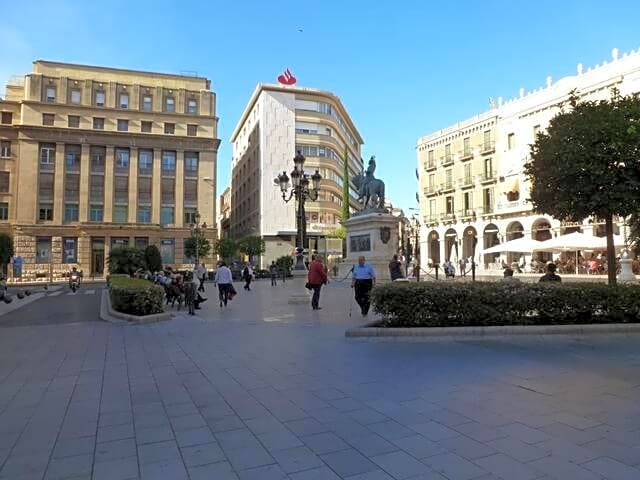 CHAMBRES D'HÔTES CHEZ CATHERINE A REUS chambre de Paris avec salle de bains privée