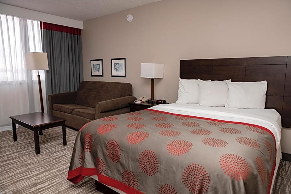 Ramada by Wyndham Cedar Rapids