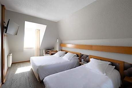 Comfort Triple Room with One Queen Bed and One Single Bed - Non-Smoking