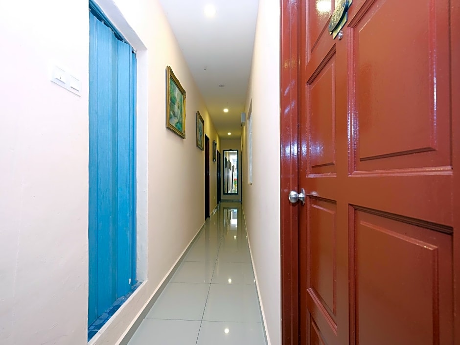 SUPER OYO 44029 Tudor Home Inn