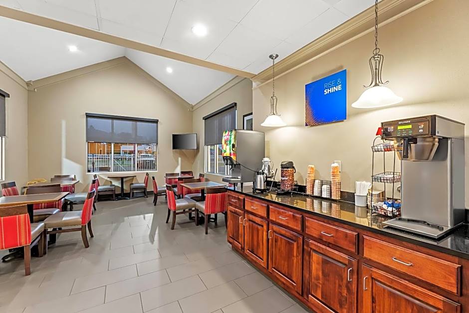 Comfort Inn & Suites Tuscumbia - Muscle Shoals