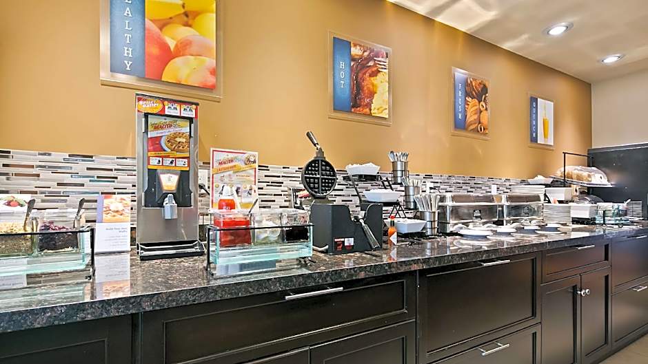 Best Western Plus Peace River Hotel & Suites