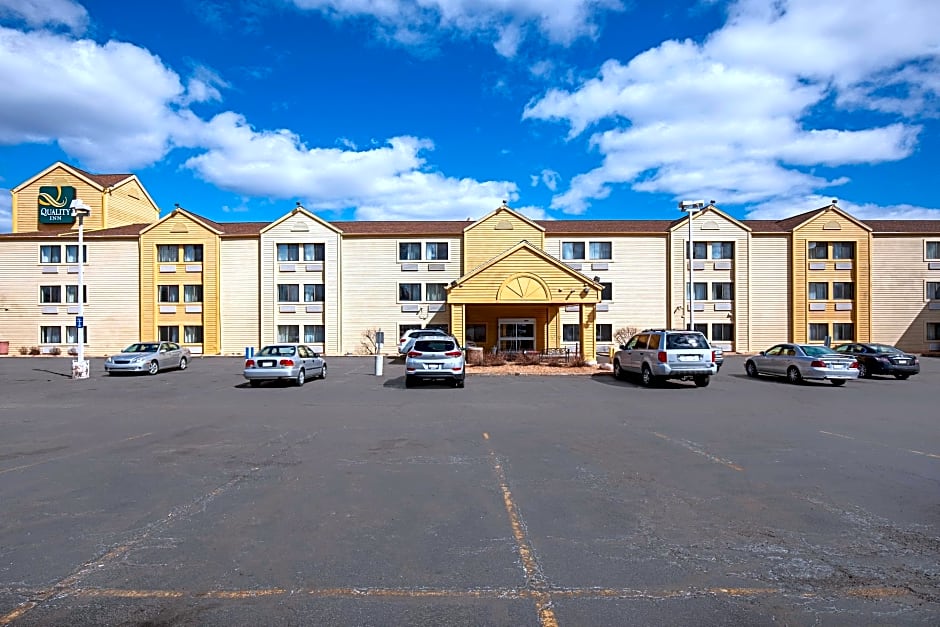 Quality Inn Milwaukee Route 45