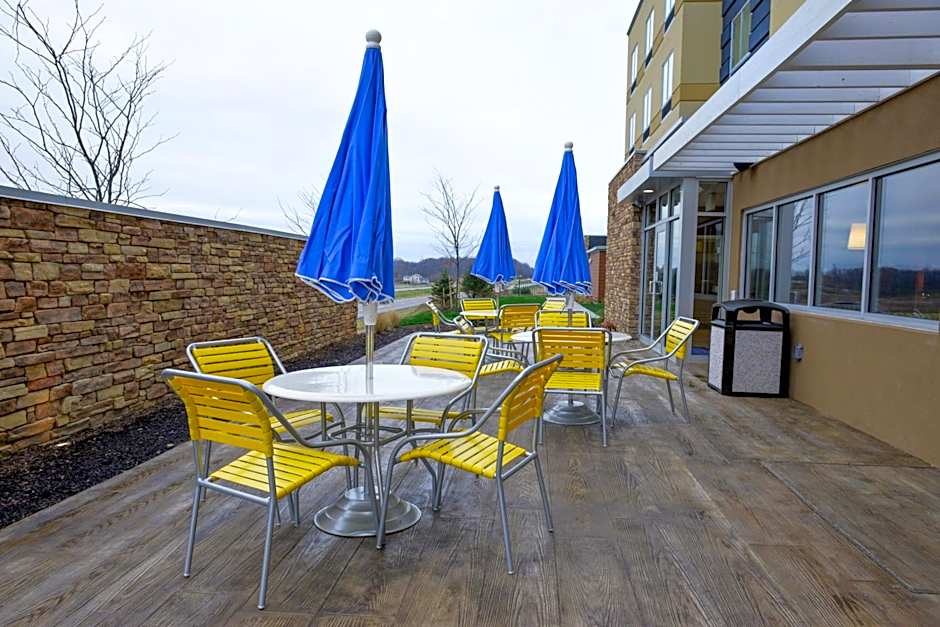 Fairfield Inn & Suites by Marriott Canton South