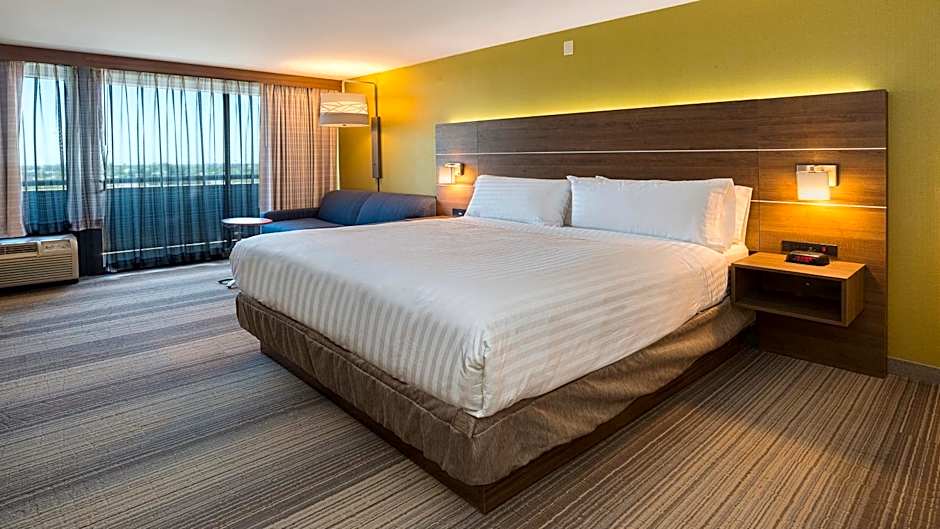 Holiday Inn Express Fullerton By IHG