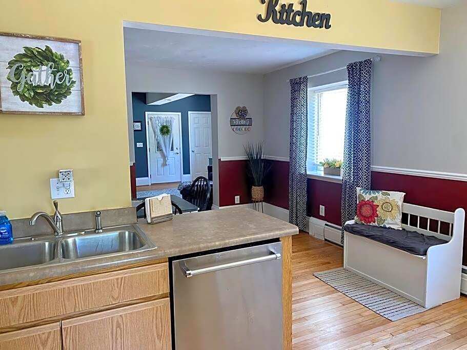 Cozy Main Street Flat