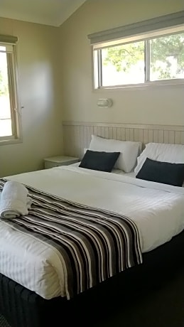 Two-Bedroom Villa with Spa Bath