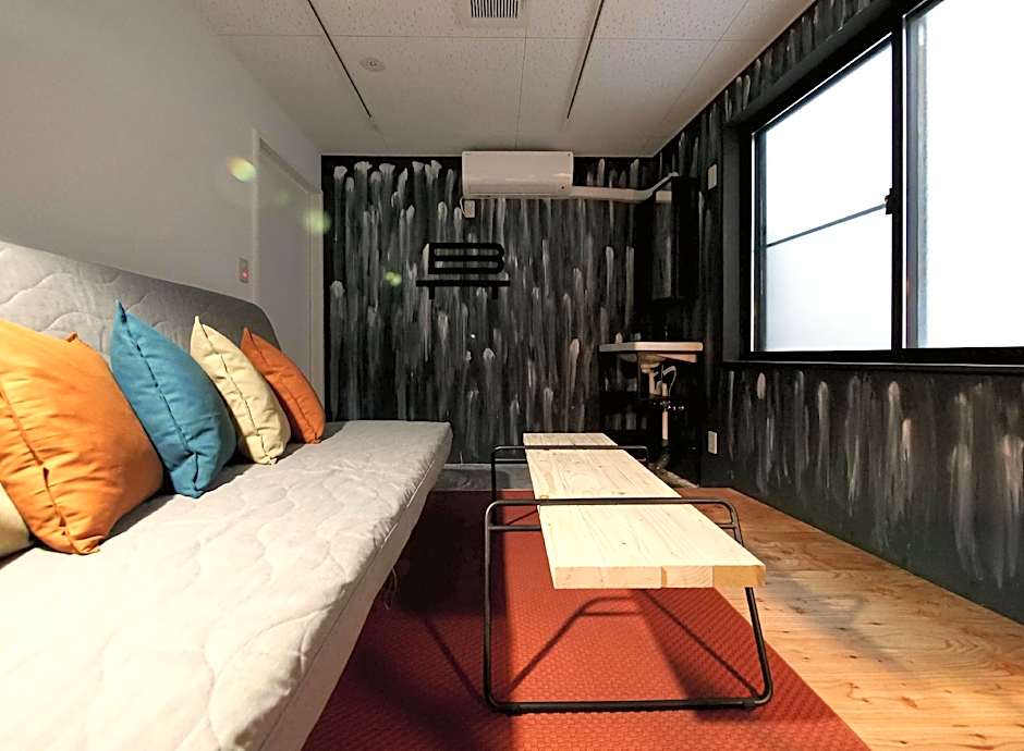 BENCH - Hostel