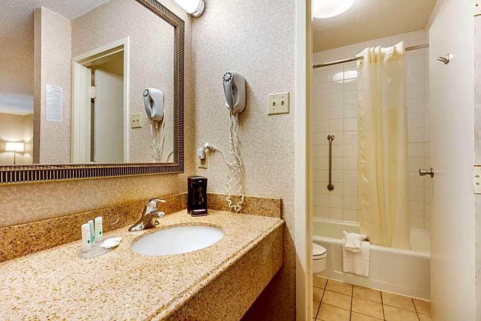 Quality Inn Exit 4