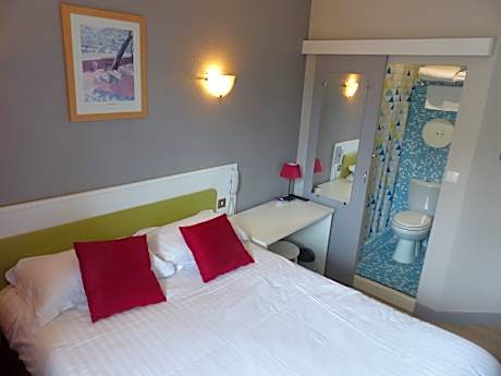 Double room-Standard-Ensuite with Shower