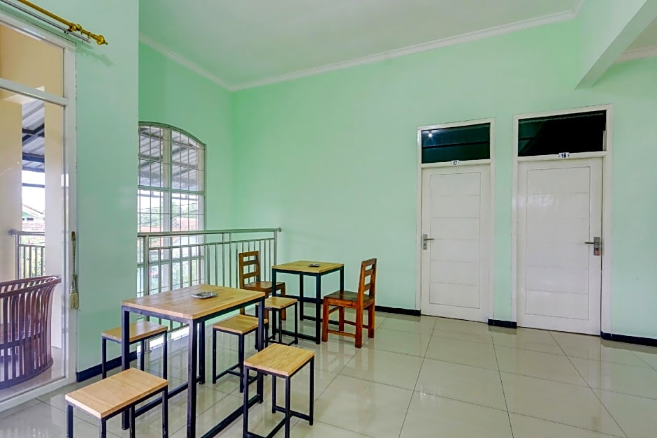 Capital O 90709 Djati Guest House