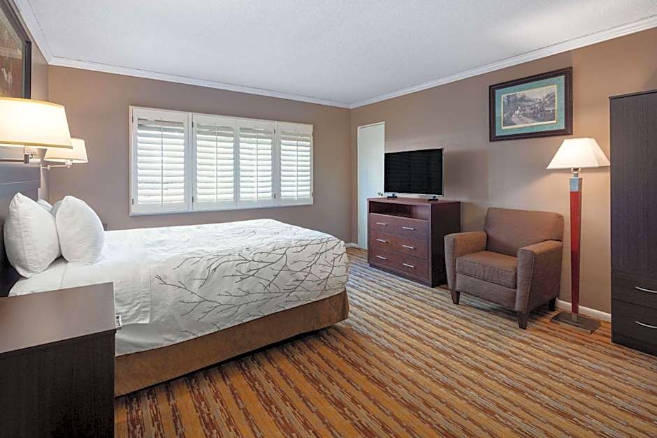 Travelodge by Wyndham Seattle By The Space Needle