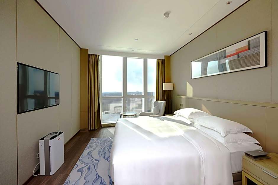 Foto 1 daripada 10 — Deluxe 1 King Bed Suite, Nonsmoking