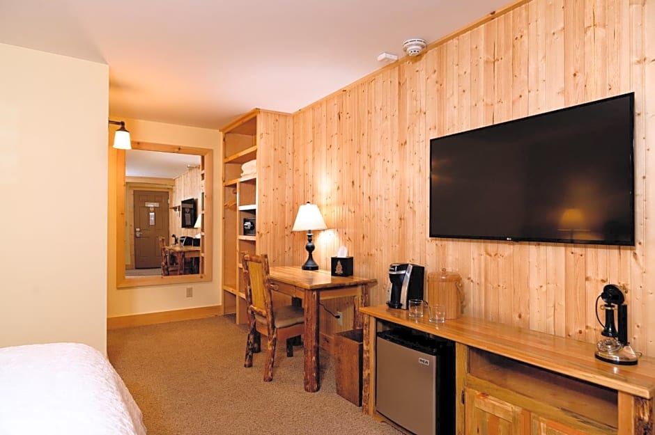 Adirondack Spruce Lodge