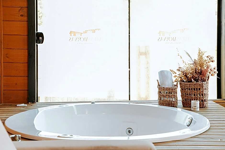 Lakeside Cabin - Villas Mornas: Nature, Jacuzzi