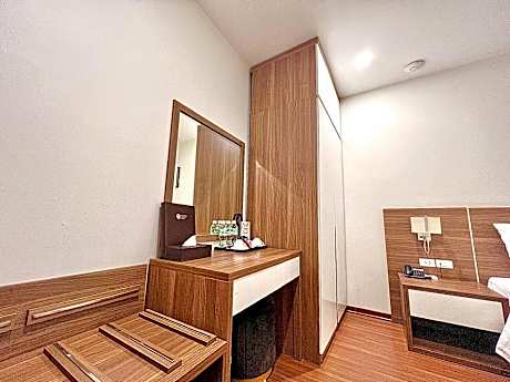 Deluxe Twin Room without Window