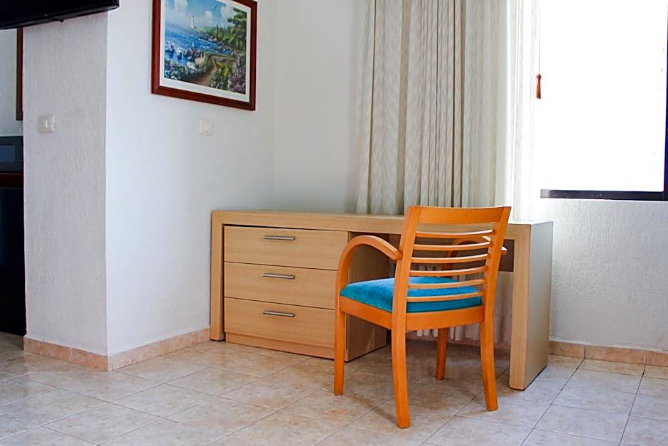 Hotel & Suites Real del Lago