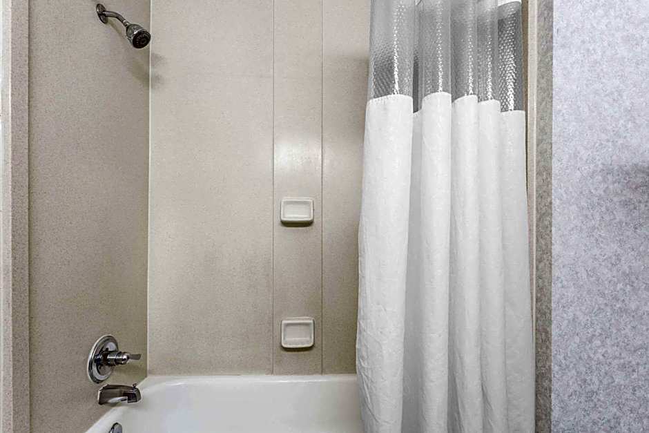 Days Inn by Wyndham Glen Allen
