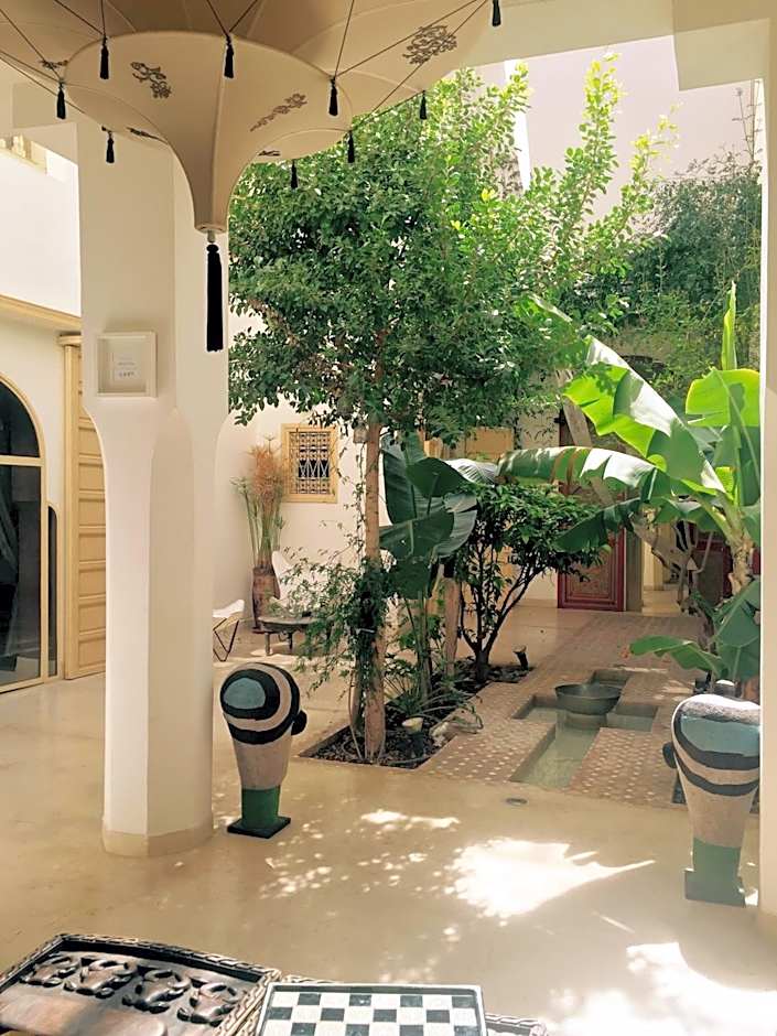 Riad 144