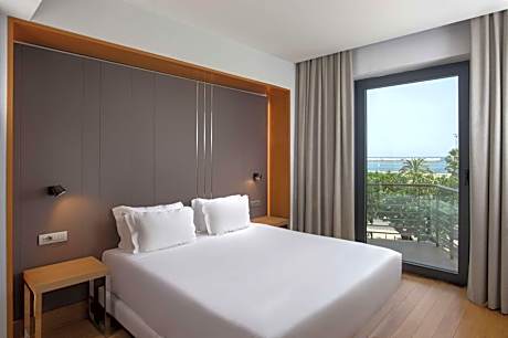 JUNIOR SUITE WITH VIEWS (2AD + 2CH)