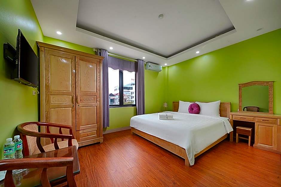 Golden Lotus Airport Hotel & Travel