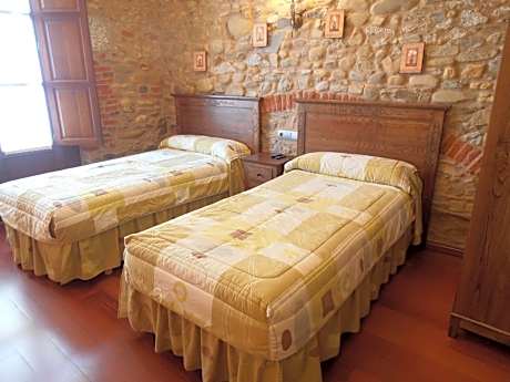 Twin Room with Private Bathroom