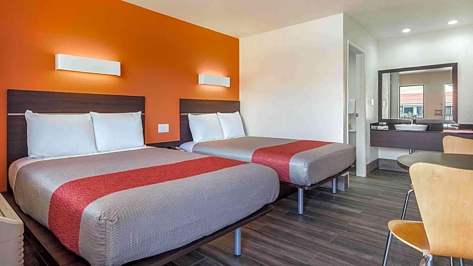 Photo 1 of 4 of 2 Double Beds