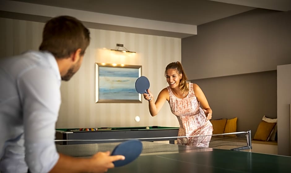 Miramar Sunny Hotel & Residence