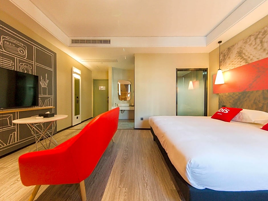 Ibis Hefei Pedestrian Street Hotel