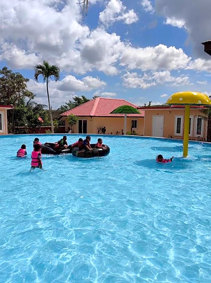 Trang Villa Hotel and Water Park