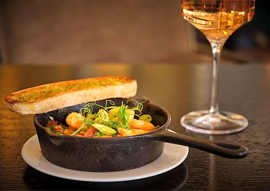 The College Green Dublin Hotel, Autograph Collection 