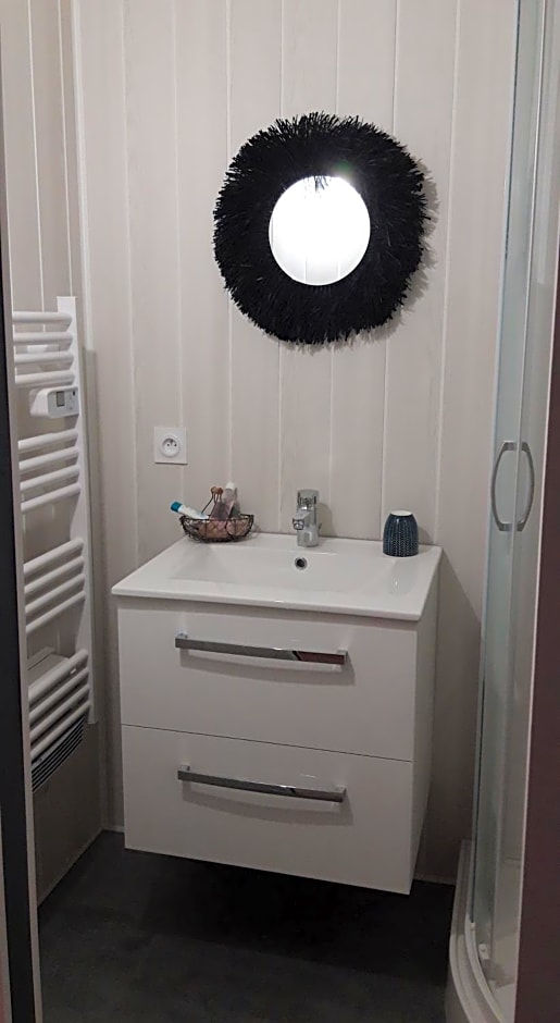 LE CHALET SUISSE - Chambre aux fleurs