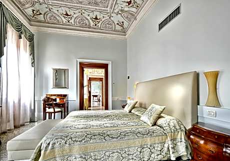 Deluxe Double or Twin Room with Balcony