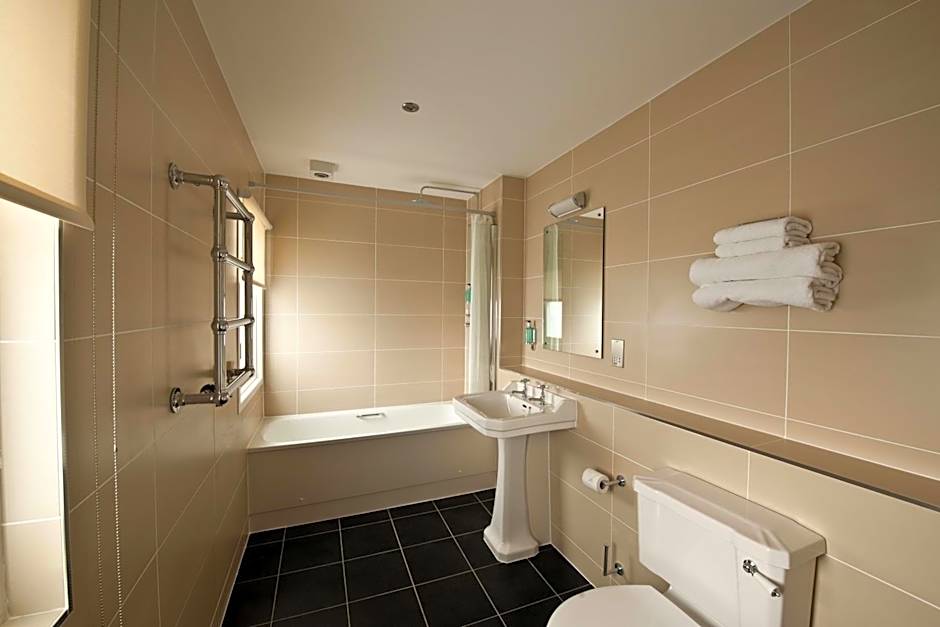 Leonardo Boutique Huntingtower Perth