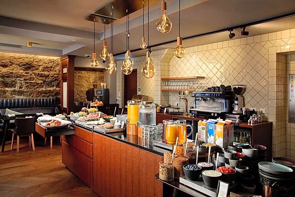 Reykjavik Consulate Hotel, Curio Collection by Hilton