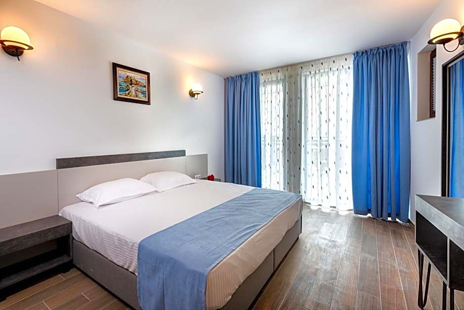 Panorama Blue Family Hotel and Free parking