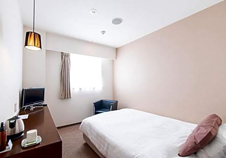 Compact Double Room -Nonsmoking