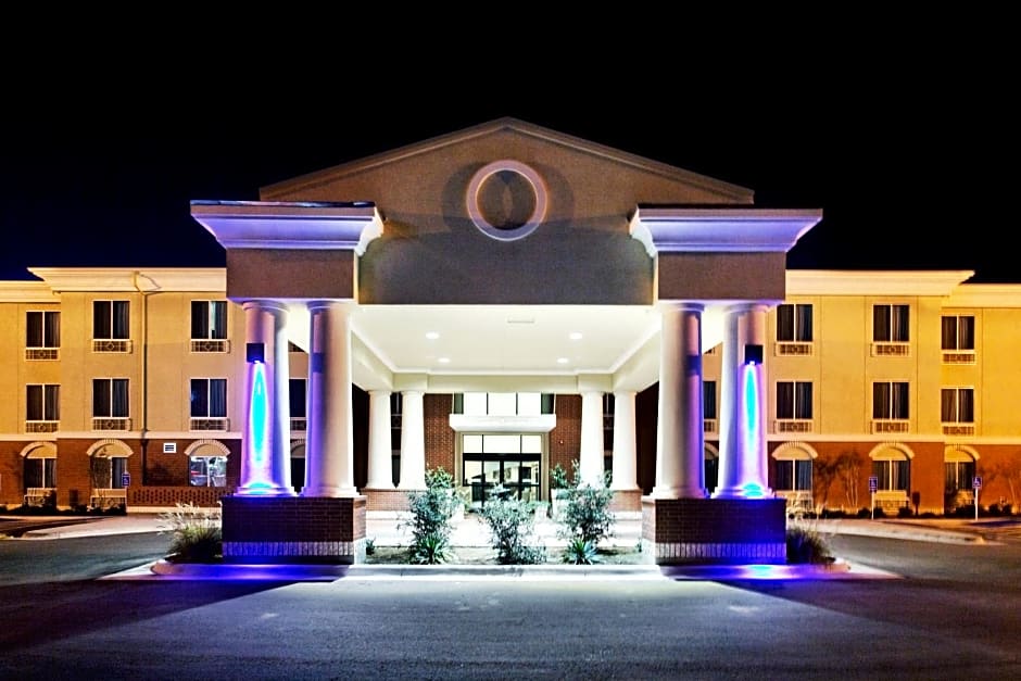 Holiday Inn Express & Suites Ozona By IHG