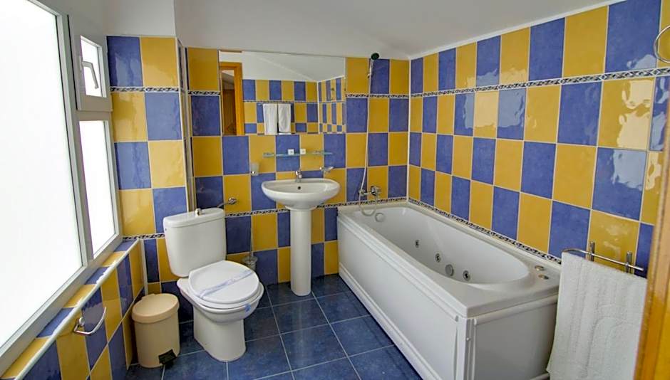 Hotel Tranzzit